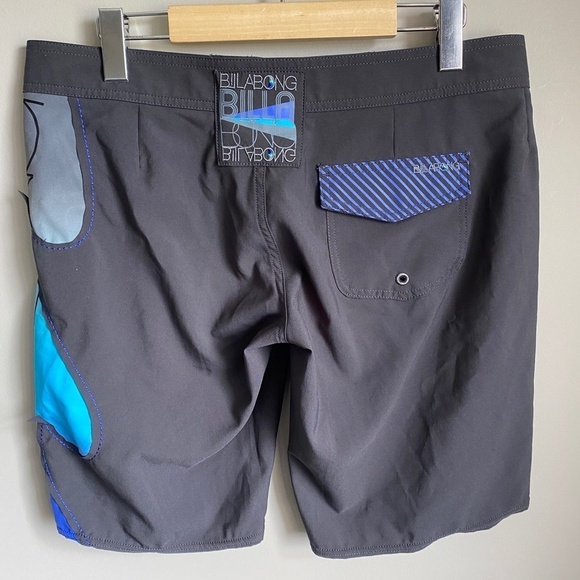 Billabong Women's Black‎ Board Shorts Blue Leg Logo Size 7 - Picture 7 of 15